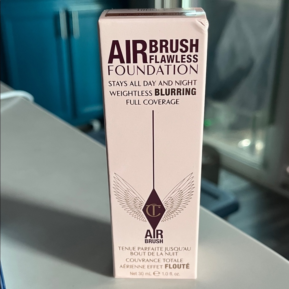 Charlotte Tilbury Airbrush Flawless Foundation - Classic Cream
